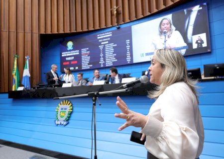 Lia Nogueira defende melhorias para a comunidade escolar de Douradina