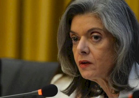 Cármen Lúcia afirma que voto é instrumento da democracia