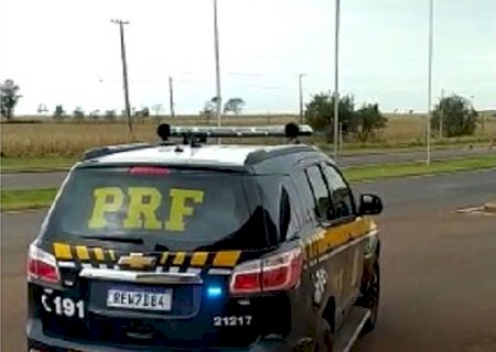 Motorista é preso pela PRF em Caarapó, após ser flagrado com veículo furtado em Carapicuíba/SP