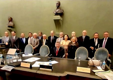 Henrique de Medeiros é empossado presidente do Fórum das Academias de Letras