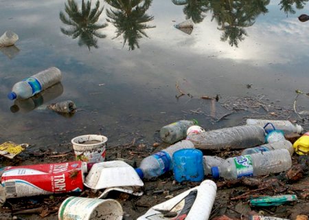 Brasil lança por ano 1,3 milhão de toneladas de plástico no oceano