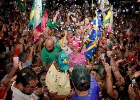 Adriane Lopes comemora vitória com festa e discursos emocionados