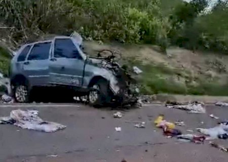 Motorista de Uno morre ao colidir com carreta na BR-163  entre Coxim e Rio Verde>