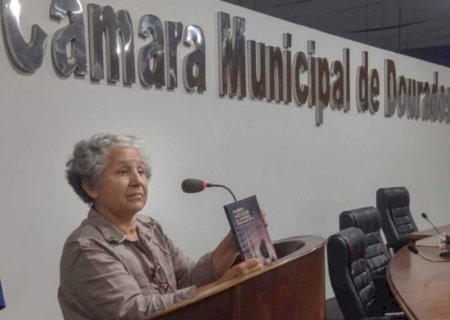 De Paris para Glória: Jornalista lança 'Mares Agitados: Na Periferia dos Anos 1970' nesta quinta>