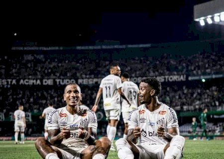 Santos vence Coritiba por 2 a 0 e garante retorno à Série A do Brasileirão