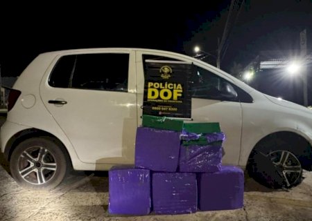 Adolescente que conduzia carro é apreendido com 100 quilos de maconha na MS-156