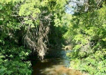 Balneário Municipal de Bonito fecha após Rio Formoso subir 8 centímetros