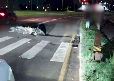 Motociclista morre após bater em poste de iluminação pública em Campo Grande>