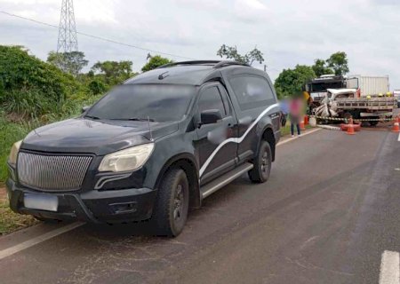 Acidente entre caminhonete e caminhão deixa três mortos na BR-163 em MS>