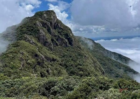 Dupla saiu de MS para escalar uma das montanhas mais difíceis do País>