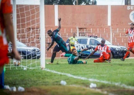 Estadual tem surpresa na liderança e campeão fora da zona de classificação