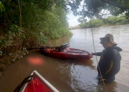 Corpo de mulher ejetado de carro em acidente na BR-163 é encontrado>