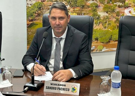 Vereador Sandro Pacheco comemora retorno de ambulância exclusiva para a Aldeia Indígena>