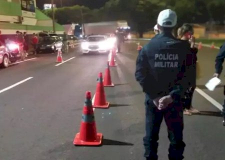 Quase 130 motoristas são autuados por recusa ao teste do bafômetro em noite de carnaval>