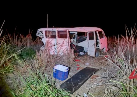 Ocupantes de Kombi envolvida em acidente que terminou na morte de criança seguem internados>