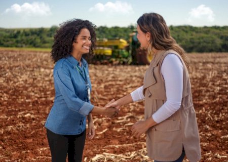 Sicredi Centro-Sul MS/BA marca presença na Festa do Pé de Soja Solteiro, em Laguna Carapã