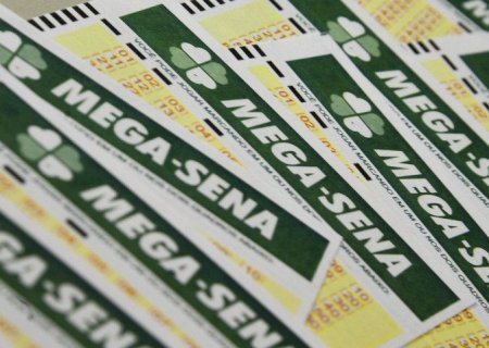 Ninguém acerta a Mega-Sena e prêmio acumula em R$ 45 milhões>