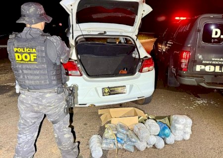 Casal é preso com drogas em táxi>