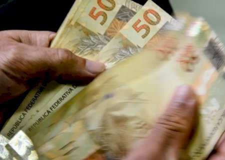 Aposentados do INSS que ganham mais que o mínimo começam a receber 13º