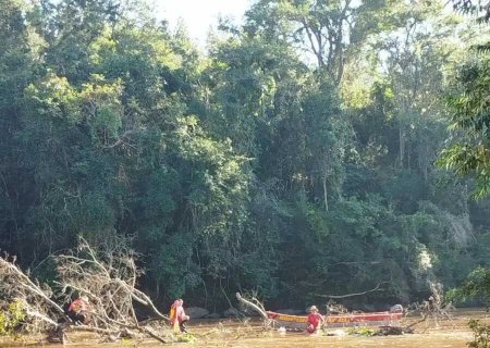 Bombeiros encontram corpo de pescador desaparecido no rio Amambai