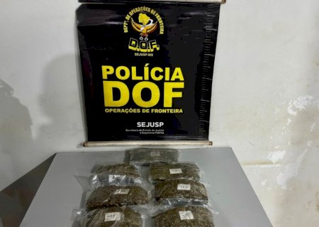 Passageiro de ônibus é flagrado carregando drogas presas ao corpo