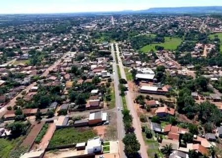 Menino de 2 anos dispara arma acidentalmente e mata a mãe, diz polícia
