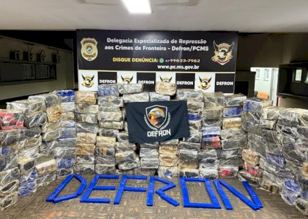 Polícia encontra mais de 3 toneladas de maconha escondidas em carga de aveia