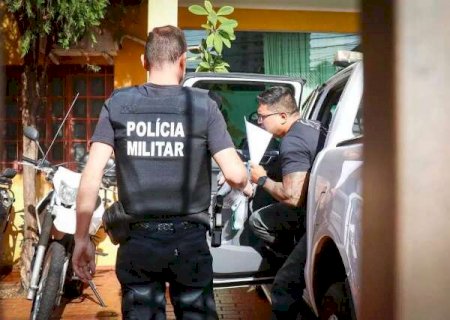 Homem é morto a pedradas e golpes de madeira em calçada de comércio>