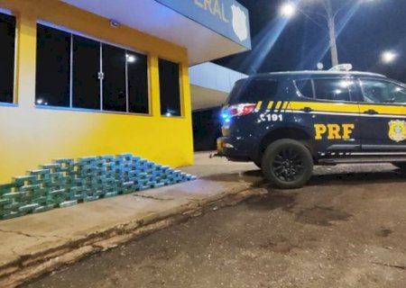 Motorista é preso transportando mais de 100 quilos de cocaína em caminhão