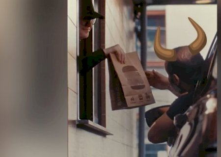 Corno não paga? No dia dos namorados, BK dará lanche para quem assumir chifre