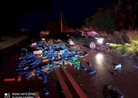 Em Caarapó, motorista capota veículo ao tentar fugir da PRF e deixa mais de 700kg de maconha na BR-163