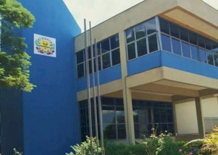 Prefeitura terceiriza limpeza, função de servidores, e entra na mira do MPE
