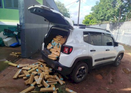 Polícia apreende veículo roubado com carregamento de maconha
