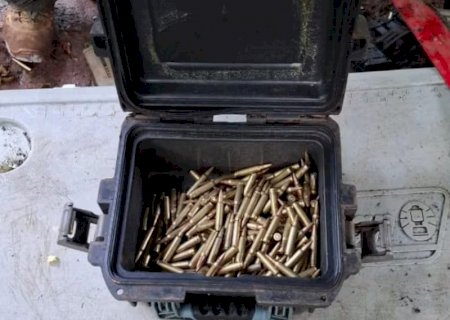 Tiroteio na fronteira deixa três traficantes mortos e revela arsenal de guerra