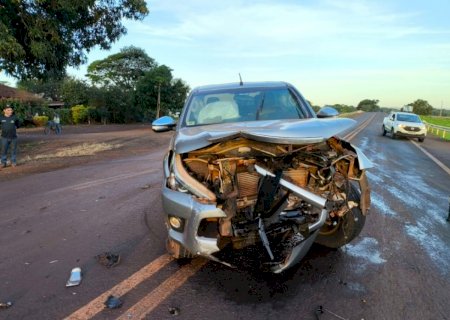 Carros ficam destruídos em acidente entre Fátima do Sul e Dourados
