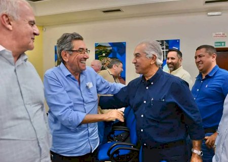 Em reunião com prefeitos, Azambuja teria confirmado que vai assumir o PL