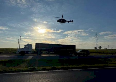 Em Caarapó, carreta com milho levava R$ 15 milhões em drogas da fronteira para o Paraná