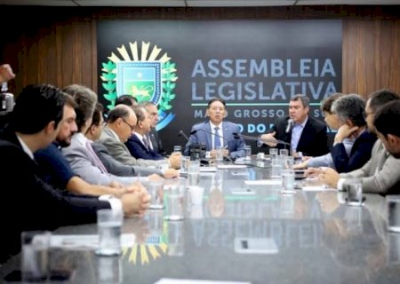Deputados não aceitam estratégia e obrigarão Reinaldo e Riedel a mudarem planos