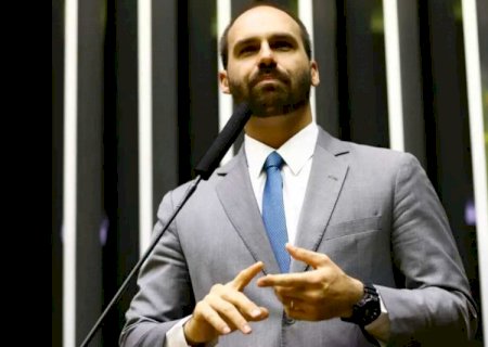 Nos EUA, Eduardo Bolsonaro critica Tereza Cristina e Tarcísio de Freitas>