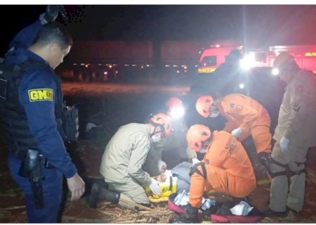 Motorista fica ferido após capotamento na zona rural de Caarapó