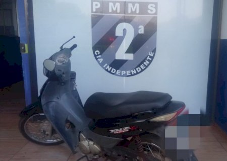 Adolescente de 14 anos foge da PM com motoneta e acaba detido após queda em Caarapó