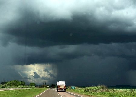 Inmet emite alerta de tempestade para Caarapó e outros 31 municípios de MS