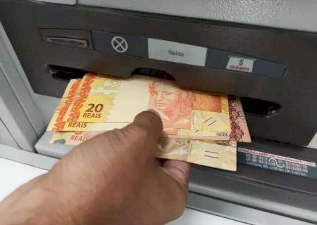 Pagar d&iacute;vidas com o 13&ordm; sal&aacute;rio &eacute; a prioridade de 52% dos leitores