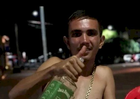 Jovem é assassinado com tiros na cabeça e nas costas