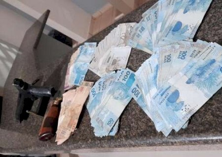 Turistas têm R$ 50 mil roubados por homens encapuzados durante festa em rancho