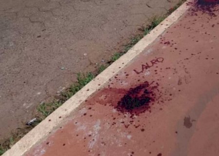 Rastro de sangue com nome escrito intriga moradores na Linha Internacional em Ponta Porã