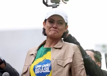'Amante de Bolsonaro': Michelle vai à Justiça contra Joice Hasselmann>