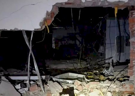 Bandidos assaltam banco e deixam rastro de guerra na fronteira>