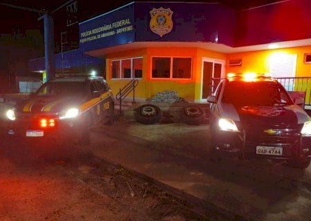 Caminhoneiro é flagrado transportando mais de 100 quilos de cocaína