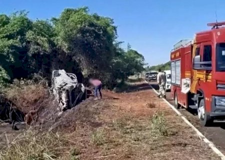 Homem morre carbonizado após capotamento de veículo na BR-158